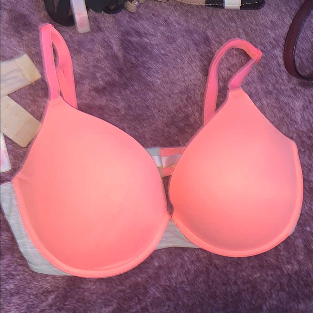 34DD pushup bra,great condition. no wears or tears